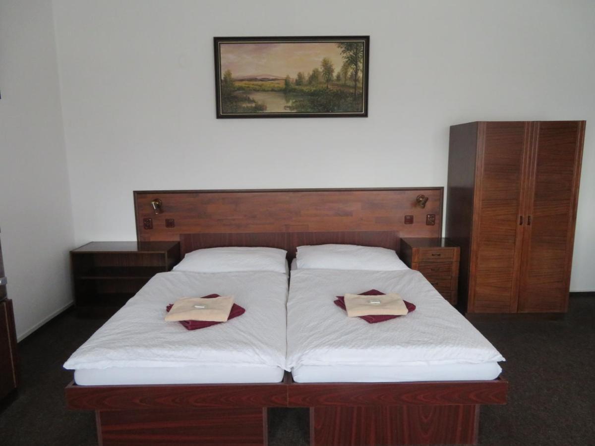 Hotel Lux 체스케부데요비체 외부 사진