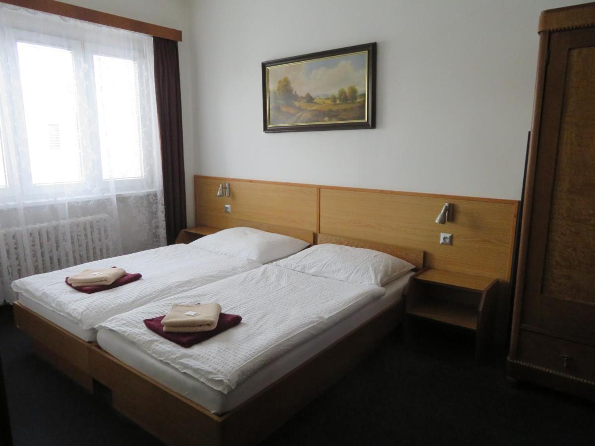Hotel Lux 체스케부데요비체 외부 사진